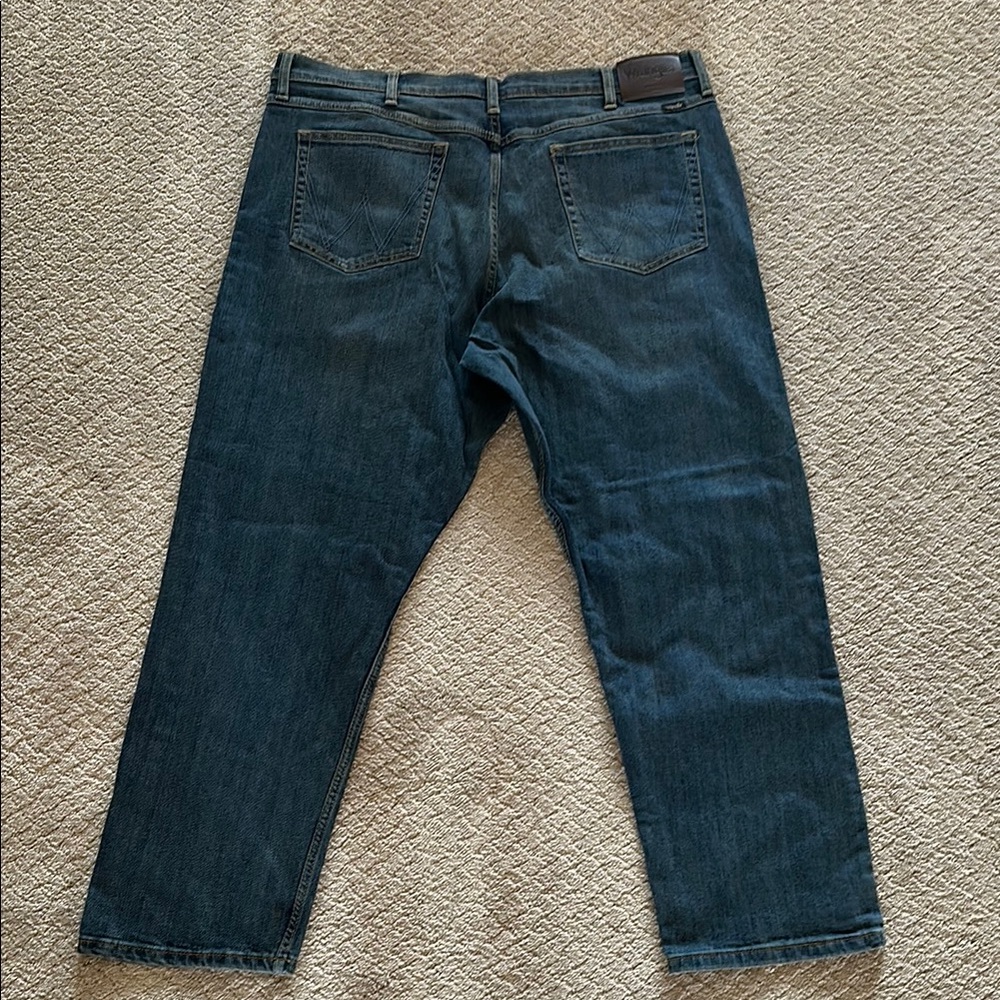 NWT Wrangler Men's Dark Blue Relaxed Jeans - Picture 6 of 7